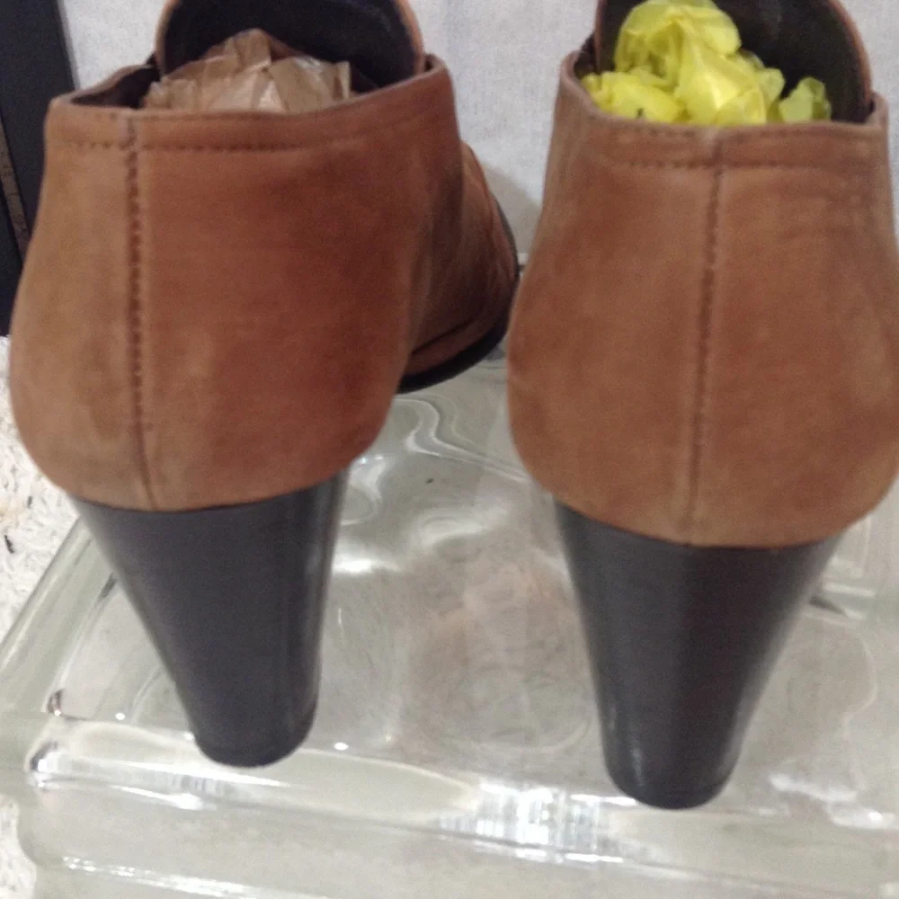 Amalfi by Rangoni Nubuck leather pump 7